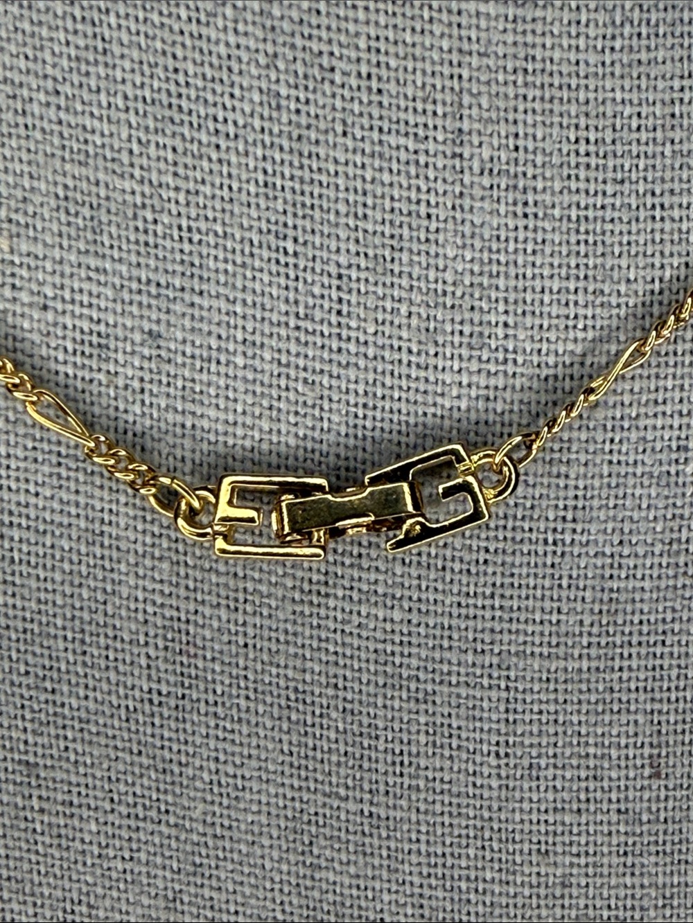 Givenchy G Logo Rhinestone Gold Tone Pendant Necklace Vintage 16" - Picture 6 of 6